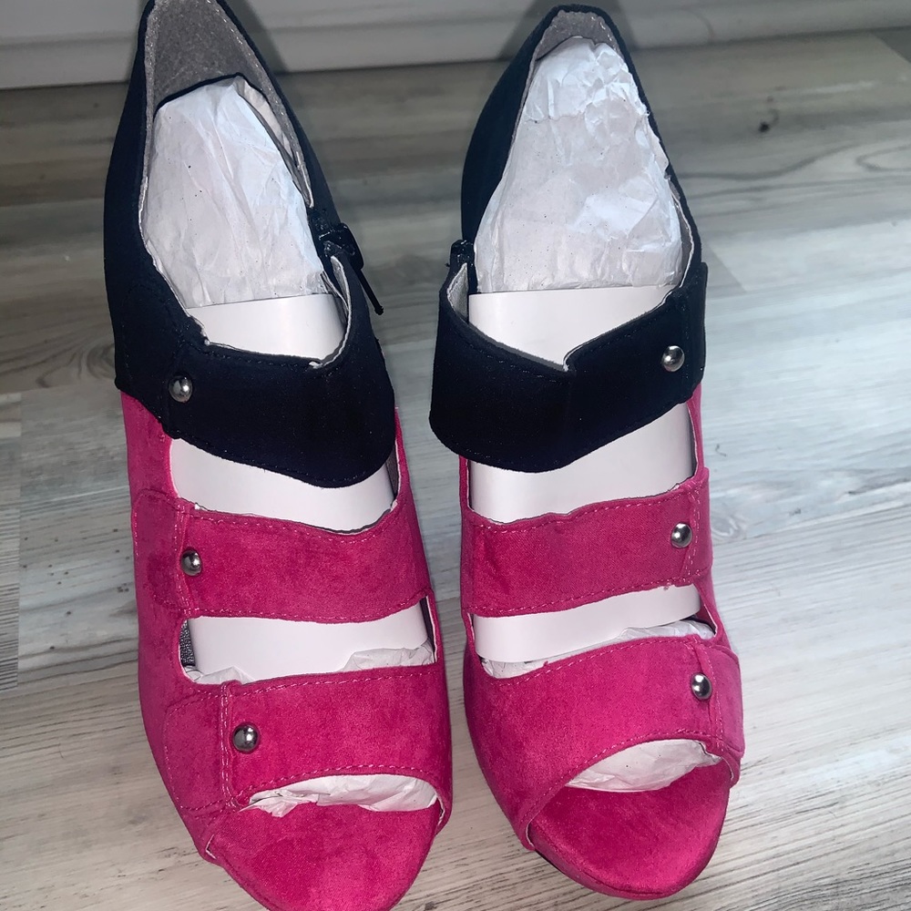 Brand new women heels